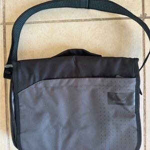 NEW ResMed Airsense 11 Padded CPAP Carry Case W/ Shoulder Strap Gray Travel Bag